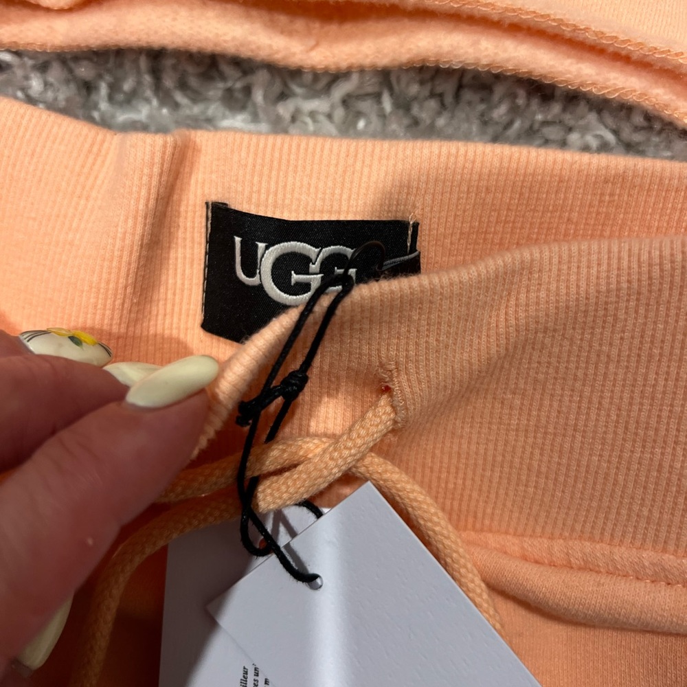 UGG 2pc.set/ Keira hoodie and zahara shorts 💓 - Picture 9 of 16